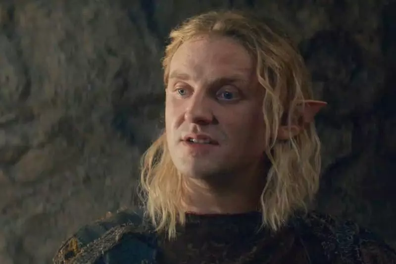 Tom Canton en el paper d'Elf Philavandrel (marc de la sèrie "Witcher")