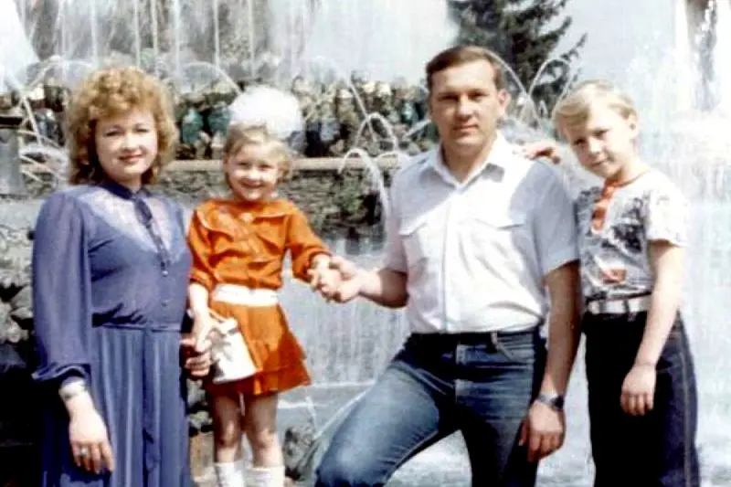 Vladimir Shamanov con familia