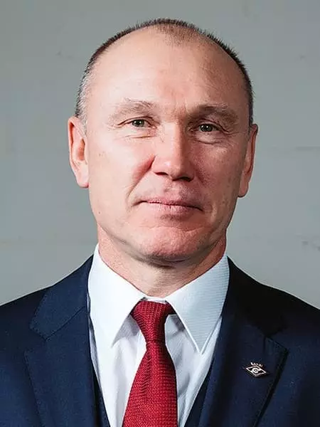 Sergey Rodionov - Foto, biografia, futbolista, entrenador, notícies, vida personal 2021