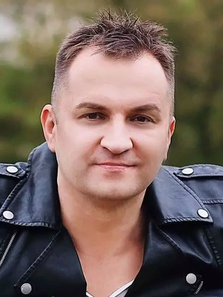 Dmitrijs Spinovs - foto, biogrāfija, personīgā dzīve, jaunumi, dziesmas 2021