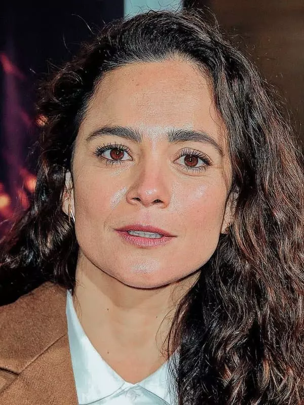 Alice Braga - Foto, Biografía, Vida personal, Noticias, Películas 2021