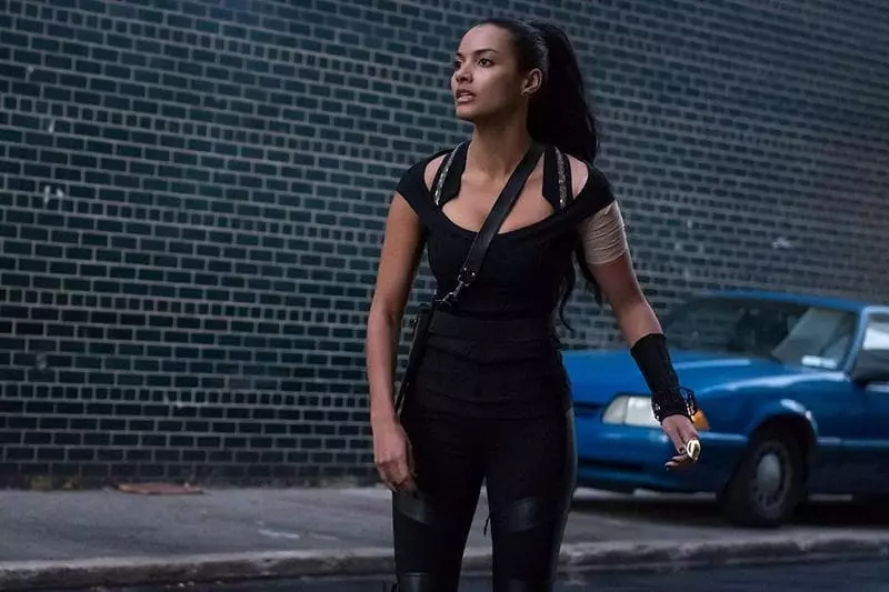 Jessica Lucas (frame út 'e searje "Gotham")