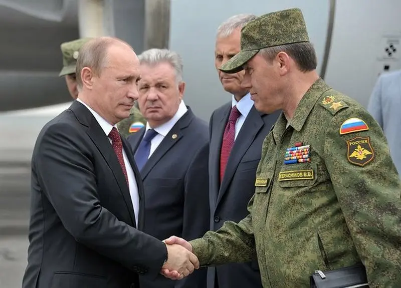 Vladimir Putin ug Valery Gerasimov