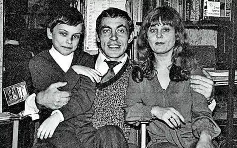 Mikhail Sychev e Irina Asmus con hijo Andrey
