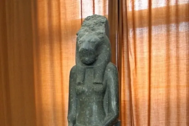 Patung Sekhmet B.