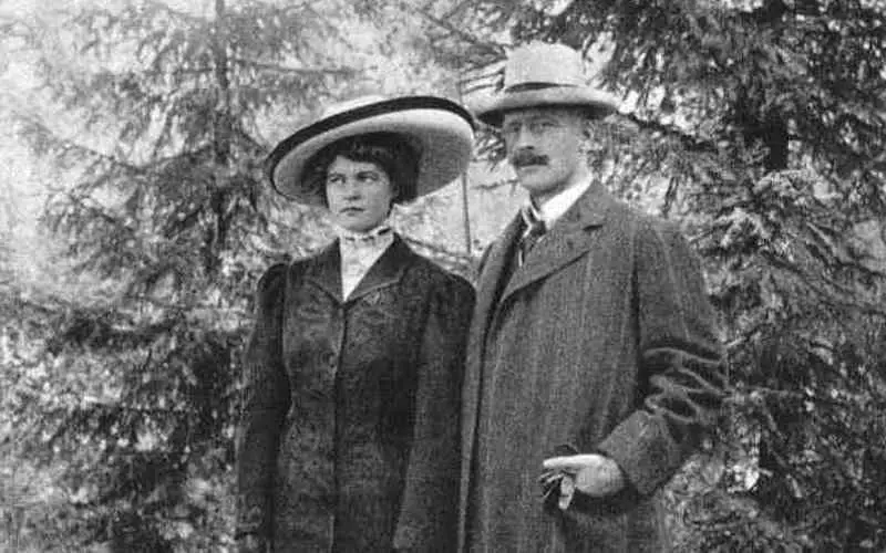 Knut Gamsun和他的妻子玛丽