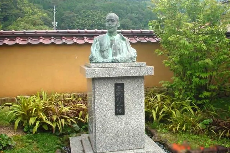 Monument a Mori Ohchu a Tsuvano