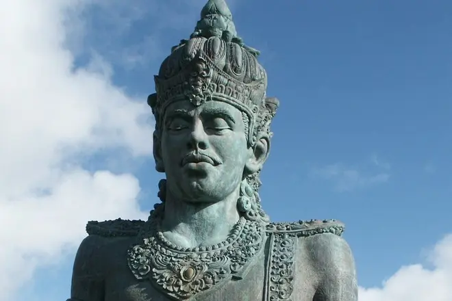 Statwa ta 'Alla Vishnu.
