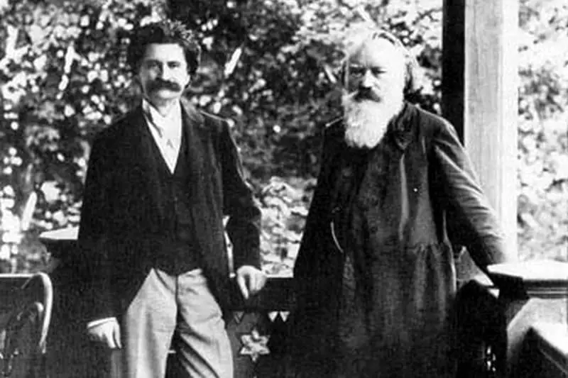 Johannes Brahms dan Johann Strauss Jr.