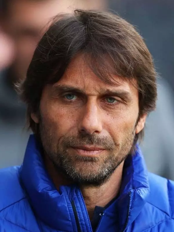 Antonio Conte - 照片，传记，个人生活，新闻，足球2021