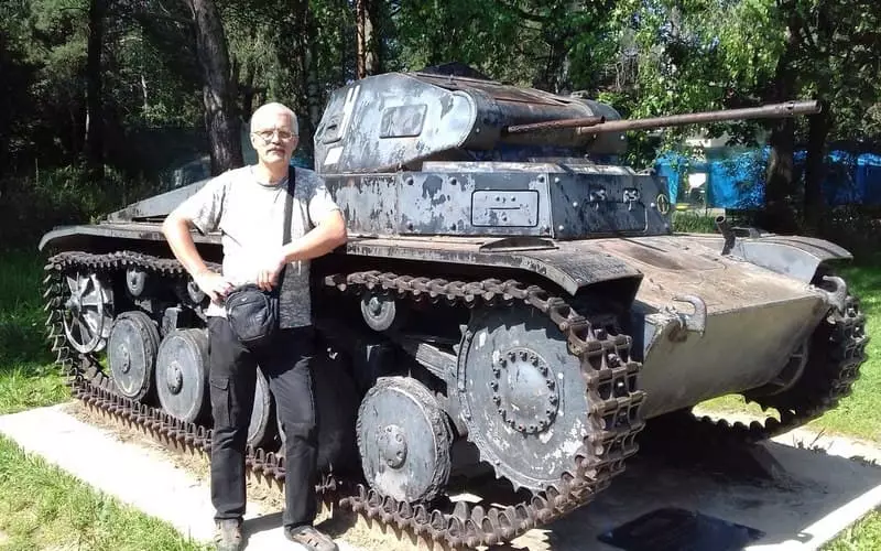 Dmitry Zurkov duol sa Tank