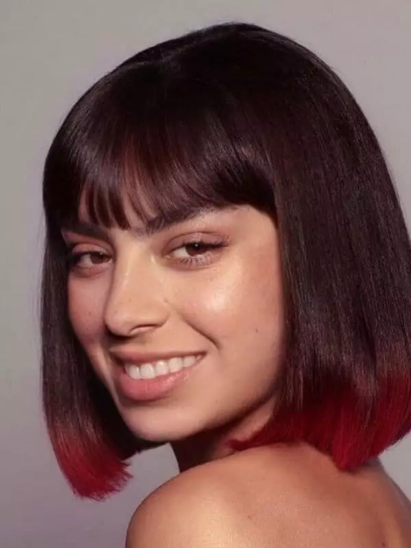 Charli XCX - Photo, Biograpiya, Personal nga Kinabuhi, Balita, Kanta 2021