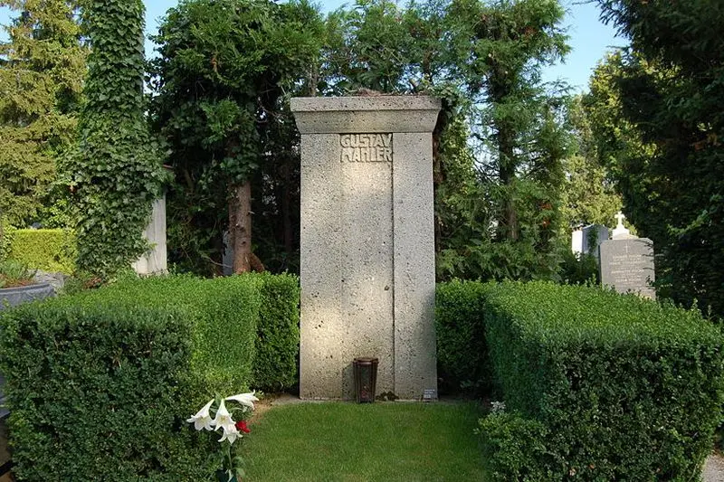 Gustav Maler- ի գերեզմանն է Greenzing գերեզմանատանը