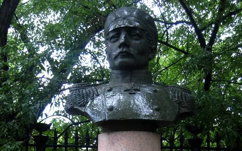 Bust Pavel liab qab Nakhimov nyob rau hauv Nikolaev