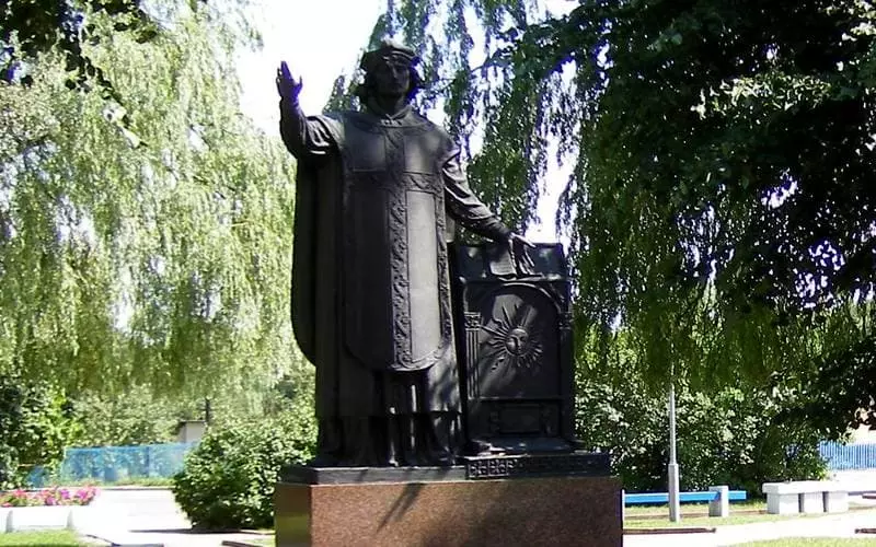 Monument to Francis skorne li ser rê