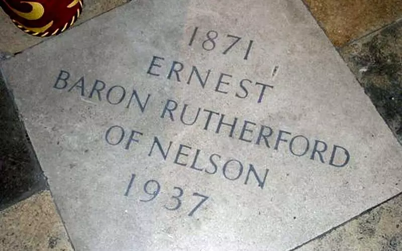 Гробот на Ернест Рајфорд.