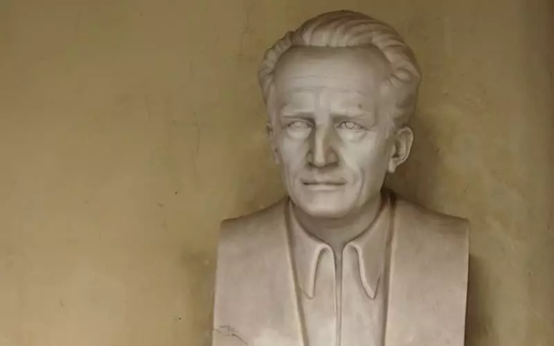 Bust Erwin Schrödinger.