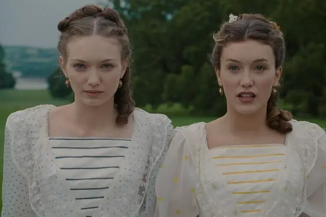 Eleanor Tomlinson sy Elinor Hex (frame avy amin'ny sarimihetsika "Alice in Wonderland")