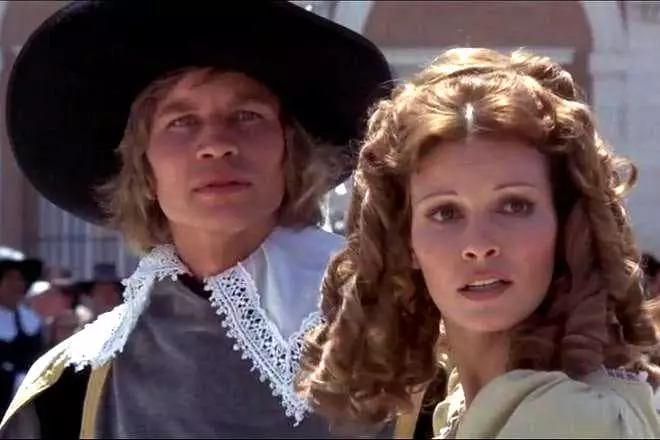 Майкл Йорк і Ракель Уелч (кадр з фільму «Три мушкетери: Підвіски королеви»)
