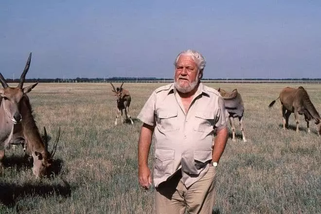 Gerald Darrell katika Askania-Nova Reserve (mkoa wa Kherson, Ukraine)