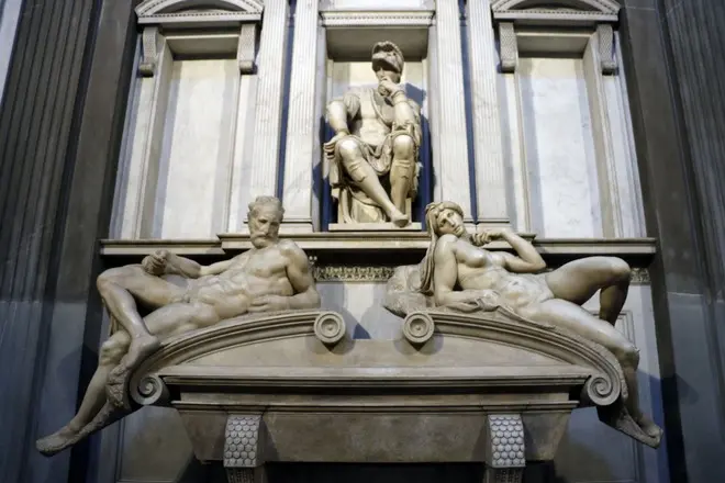 Tomb loreszo Medici an der Basilika vu St. Lawrence a Florenz