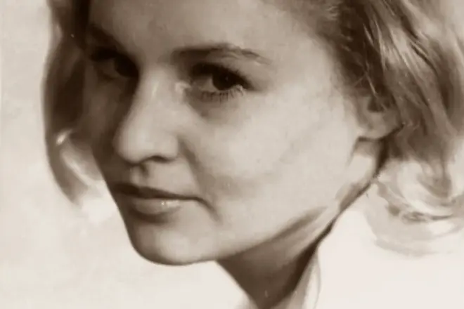 Actress Nina Glyaev.