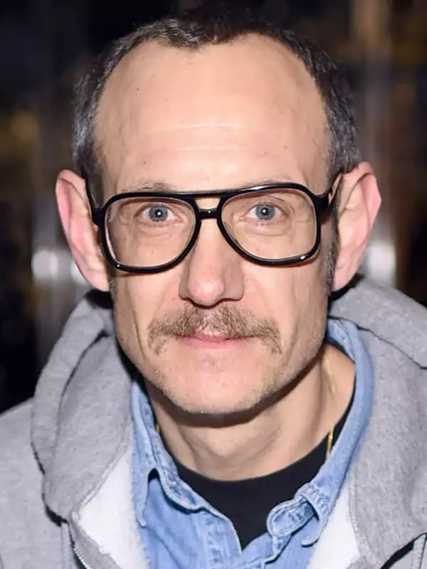 លោក Terry Richardson - រូបថតជីវប្រវត្តិ, ជីវិតផ្ទាល់ខ្លួន, ព័ត៌មាន, ព័ត៌មាន, វគ្គរូបថតឆ្នាំ 2021