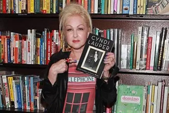 Cindy Loper y su libro