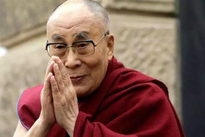 Ngagwang Lovzang Tenszin Gyamqjo, Dalai Lama XIV