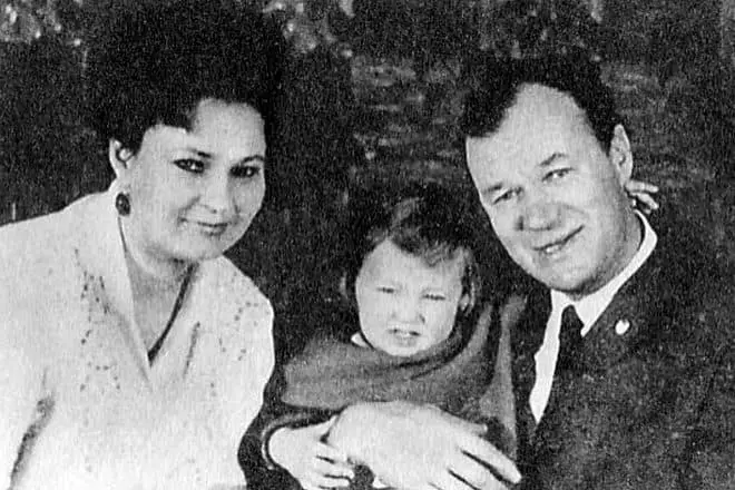 Vsevolod Bobrov avec la famille