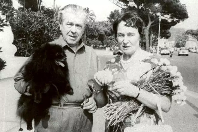 Rena Magritte com sua esposa e amado cachorro