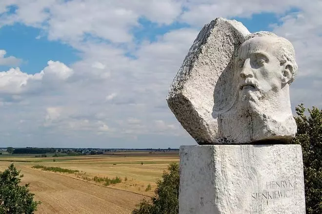 Monumento sa Hennik Senkevich sa p. Okrinhe, Poland