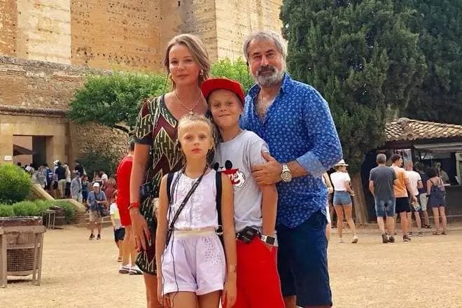 Alexander Tolmatsky con la famiglia