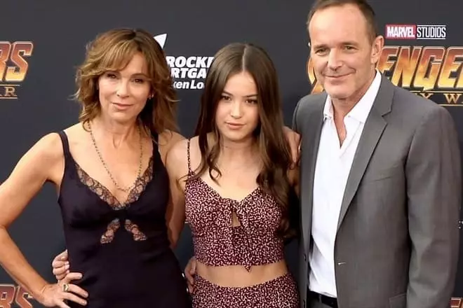 Jennifer Gray, Stella Gregg e Clark Gregg