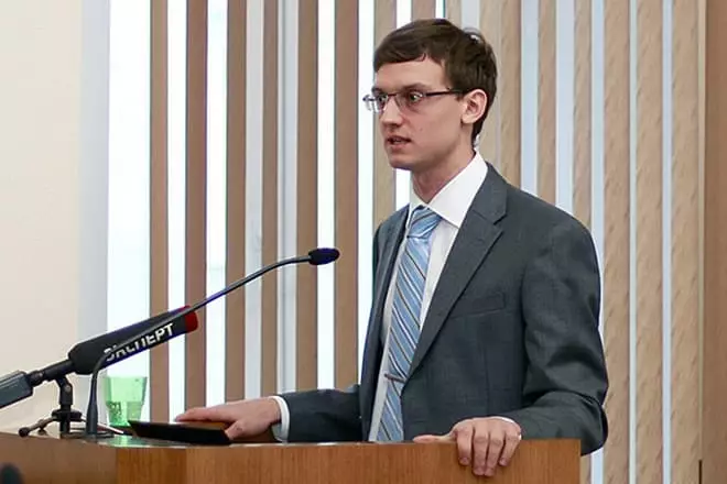 Vladimir Nazarov di podium