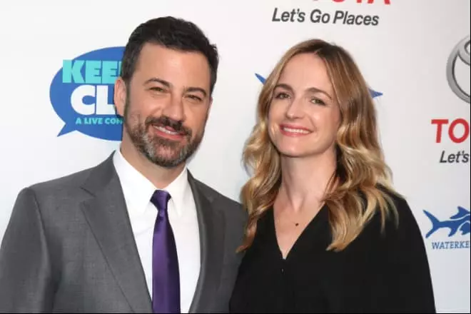 Jimmy Kimmel con esposa Molly McNiri