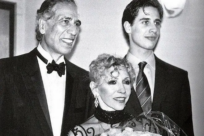 ناتاليا مكاروفا مع زوجها إدوارد والابن أندري