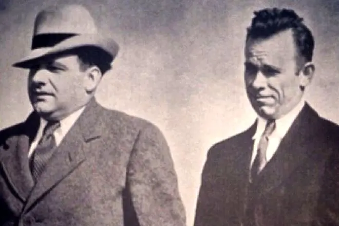 Polisi huongoza John Dillinger.