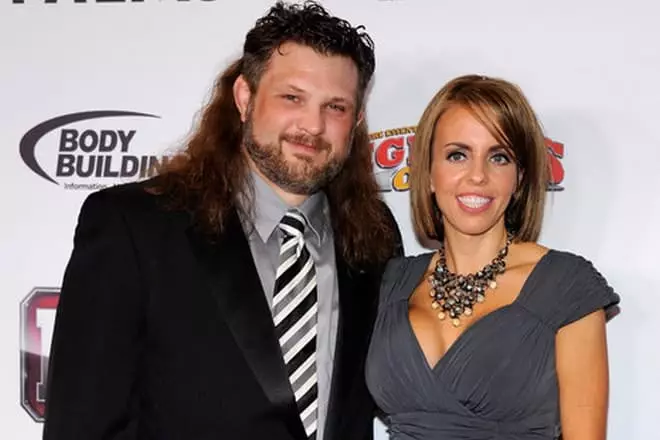 Roy Nelson and his wife Jess