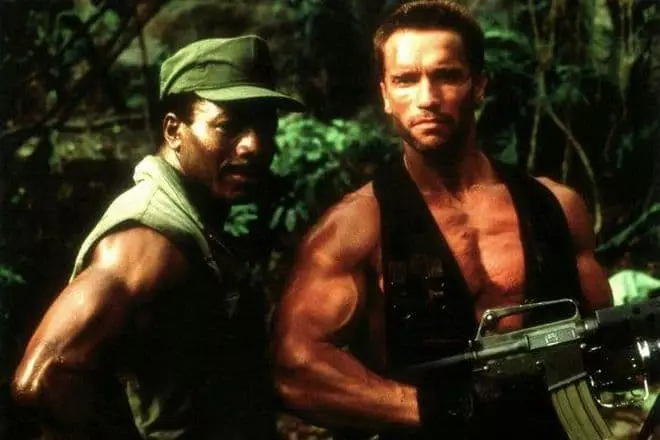 Karl Wezers sy Arnold Schwarzenegger ao amin'ilay sarimihetsika "mpiremby"