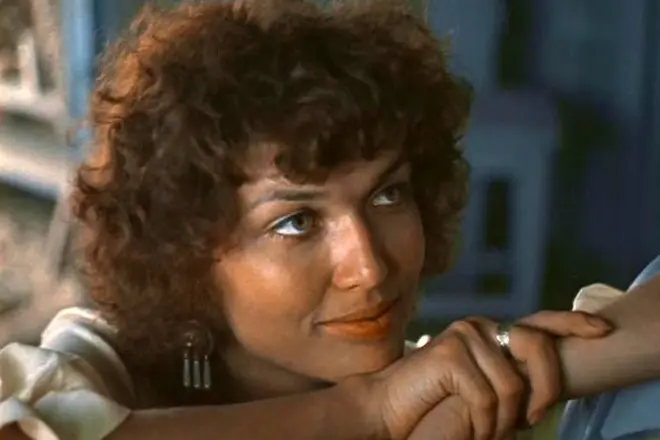 Matluba Alimova在电影“吉普赛”中