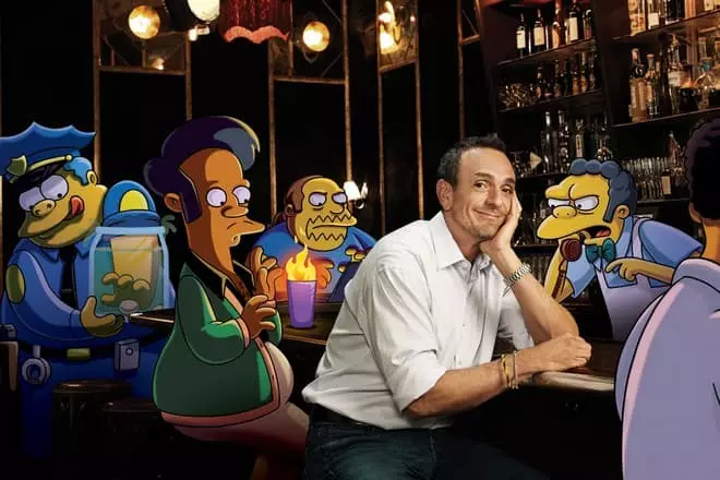 Hank Azaria iyo jilayaasha taxanaha The Simpsons taxanaha ayaa ka dhawaajiyay