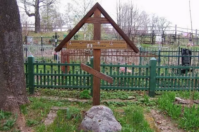 Grob vazily Polenov