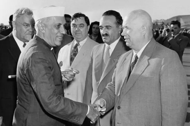Javaharlal Nehru a Nikita Khrushchev