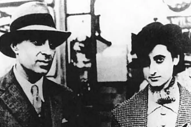 İngiltere'de Javaharlal Nehru ve Indira Gandhi