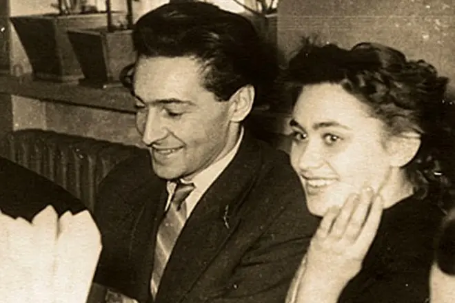 Maya Menglet dan Vyacheslav Tikhonov