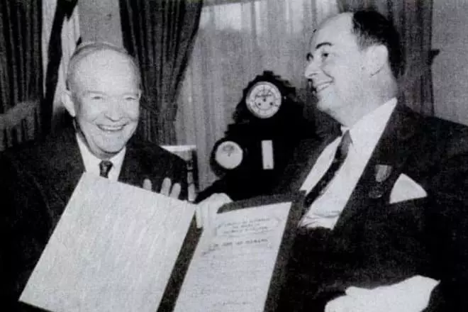 Americký prezident Dwight Eisenhower a John von Neuman