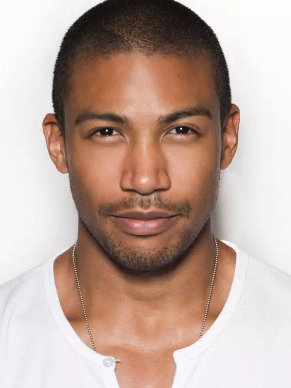 Charles Michael Davis - Foto, Biografi, Personligt Liv, Nyheder, Film 2021