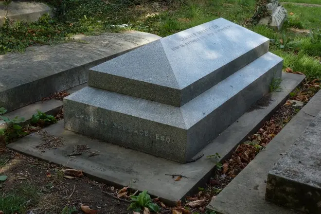Grave Charles Babbija