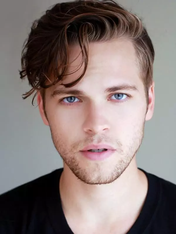 Alexander Calvert - ภาพถ่าย, ชีวประวัติ, ชีวิตส่วนตัว, ข่าว, ภาพยนตร์ 2021